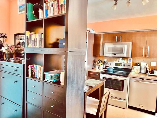 4 of 17 - 1150 Ne 191st Street #38, Miami, FL