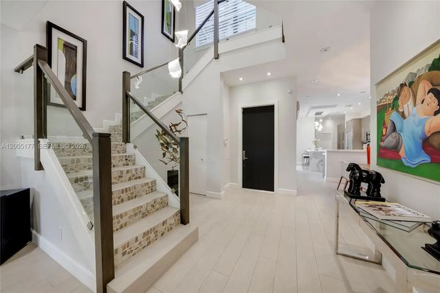 1366 W Harbor View W, Hollywood