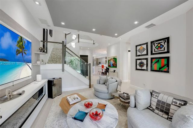 1366 W Harbor View W, Hollywood