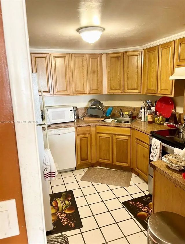 5 of 14 - 3301 Spanish Moss Terrace #510, Lauderhill, FL