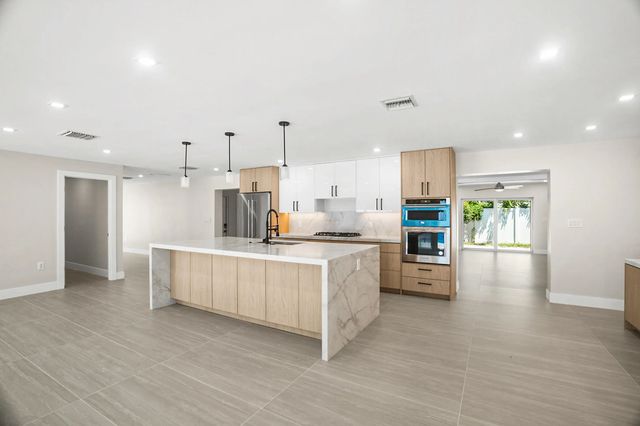 4 of 44 - 5496 Ne 22nd Avenue, Fort Lauderdale, FL