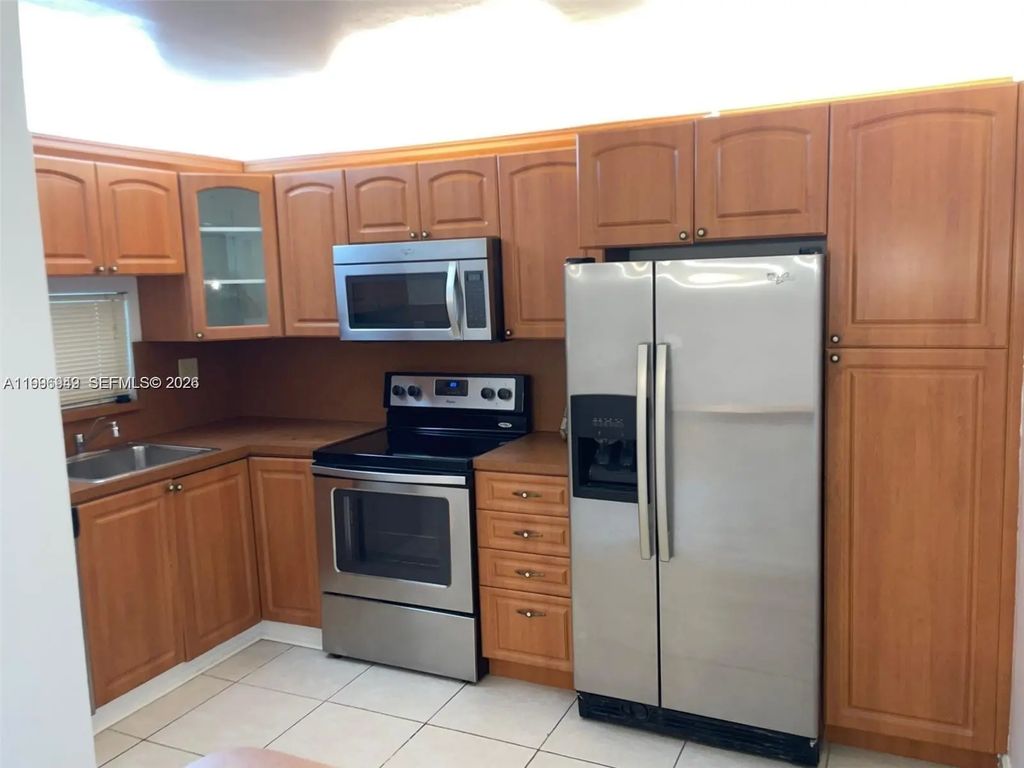 8940 S Hollybrook Boulevard #306, Pembroke Pines
