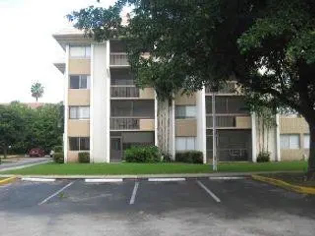 701 N Pine Island Road #304, Plantation