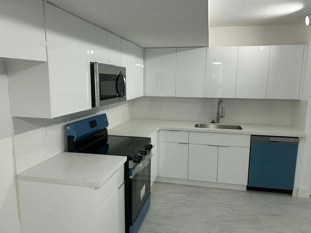 4 of 77 - 701 N Pine Island Road #304, Plantation, FL