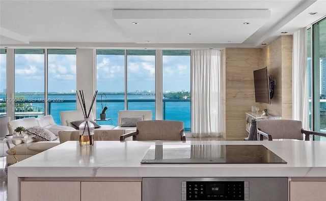 2 of 30 - 10 Venetian Way #804, Miami Beach, FL