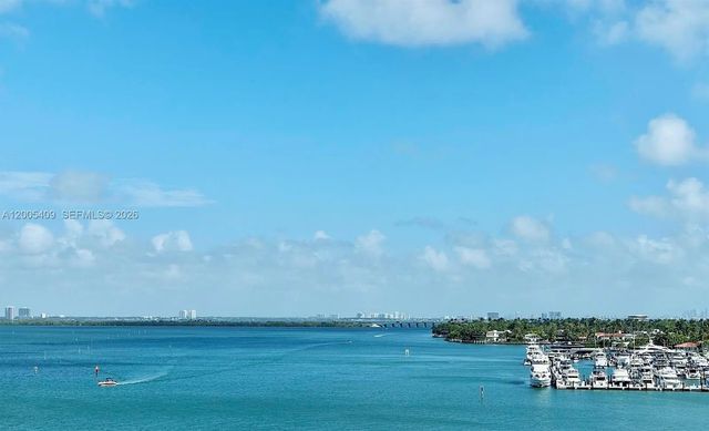 4 of 30 - 10 Venetian Way #804, Miami Beach, FL