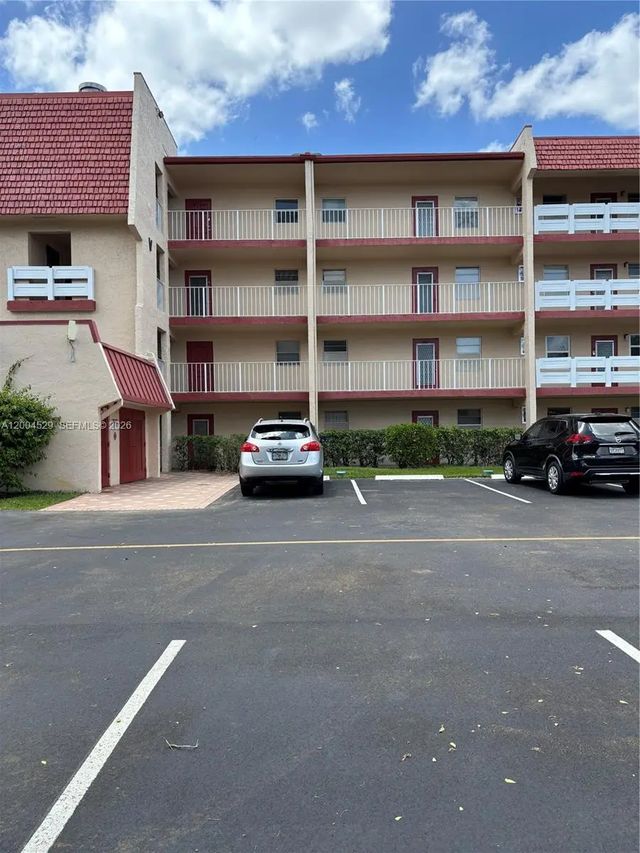 1045 Country Club Drive #307, Margate