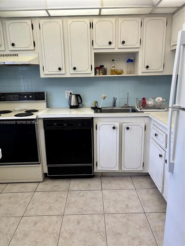 5 of 30 - 1045 Country Club Drive #307, Margate, FL