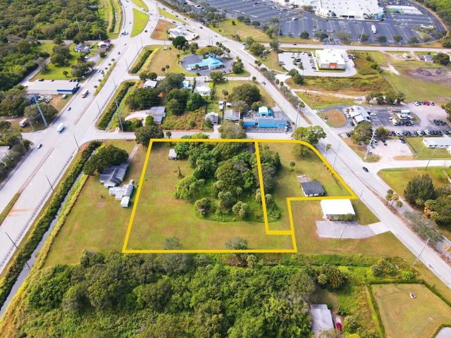 2 of 18 - 3805 Okeechobee Road, Fort Pierce, FL