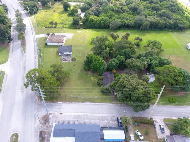 4 of 18 - 3805 Okeechobee Road, Fort Pierce, FL