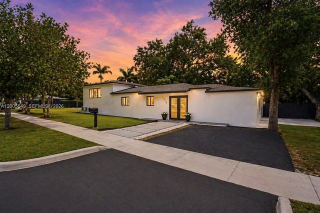 1810 Ne 161st Street, North Miami Beach