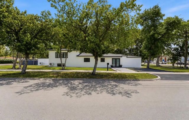 3 of 35 - 1810 Ne 161st Street, North Miami Beach, FL
