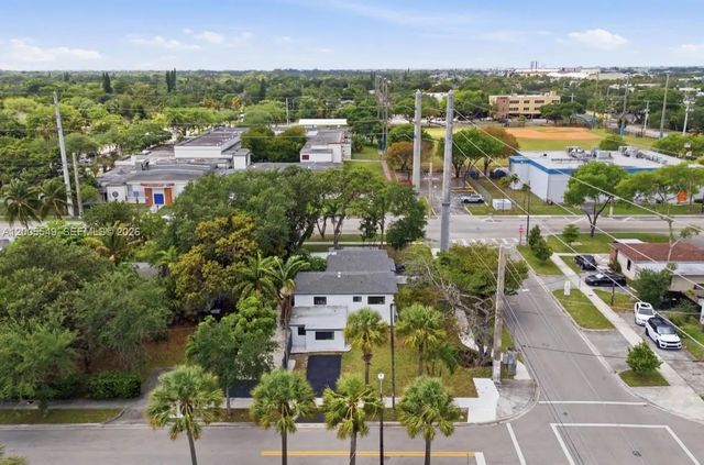 4 of 35 - 1810 Ne 161st Street, North Miami Beach, FL