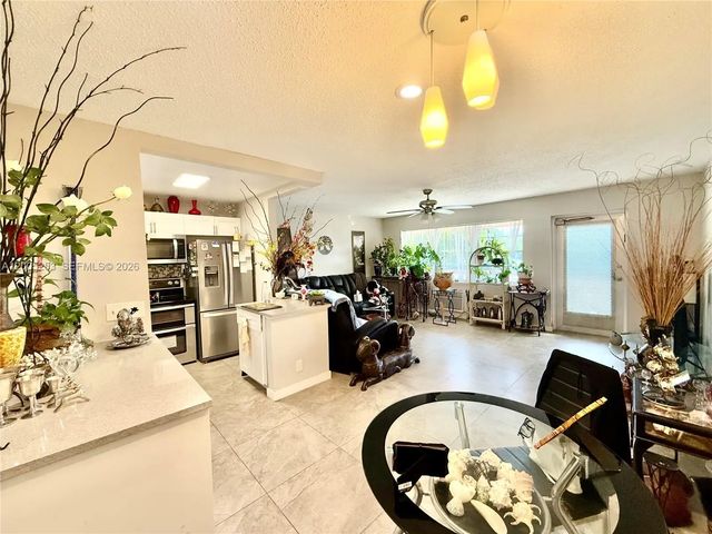 2 of 15 - 431 Chatham U #u, West Palm Beach, FL