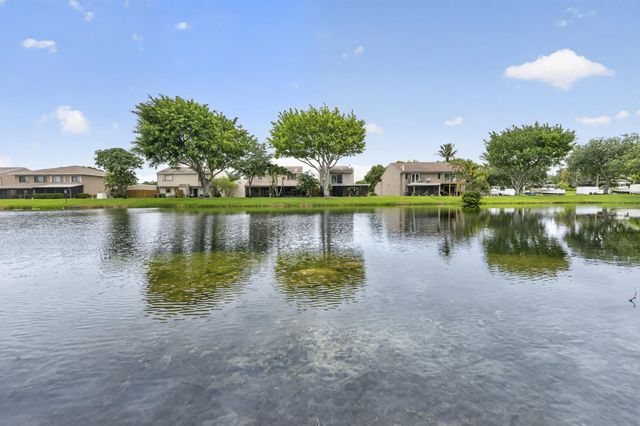 5182 S University Drive, Davie