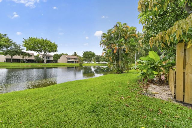 3 of 32 - 5182 S University Drive, Davie, FL