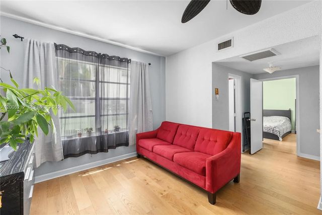 2 of 23 - 1200 Euclid Avenue #102, Miami Beach, FL