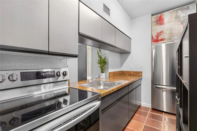 4 of 23 - 1200 Euclid Avenue #102, Miami Beach, FL
