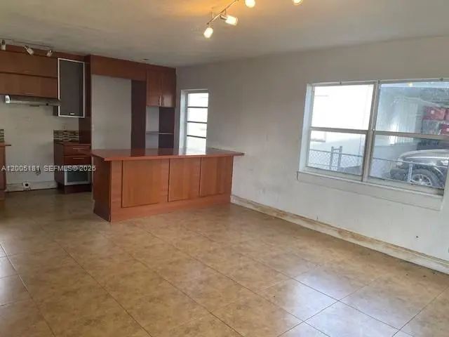 2 of 10 - 758 Sw 3rd Place, Dania Beach, FL