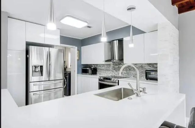 4 of 17 - 1905 N 45th Avenue, Hollywood, FL