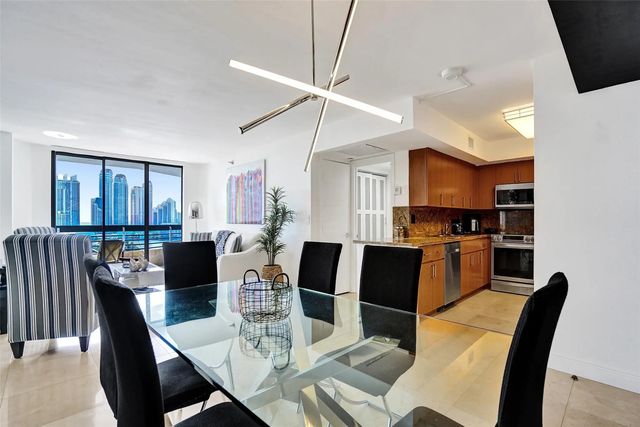 5 of 58 - 19101 Ne 36th Court #1709, Aventura, FL