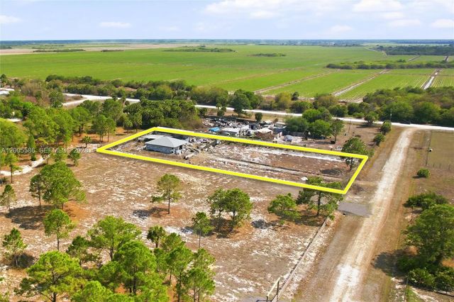 4 of 9 - 865 S Willow Street, , FL