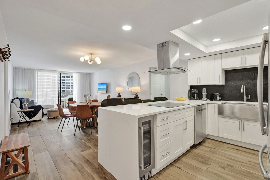 600 Three Islands Boulevard #615, Hallandale Beach