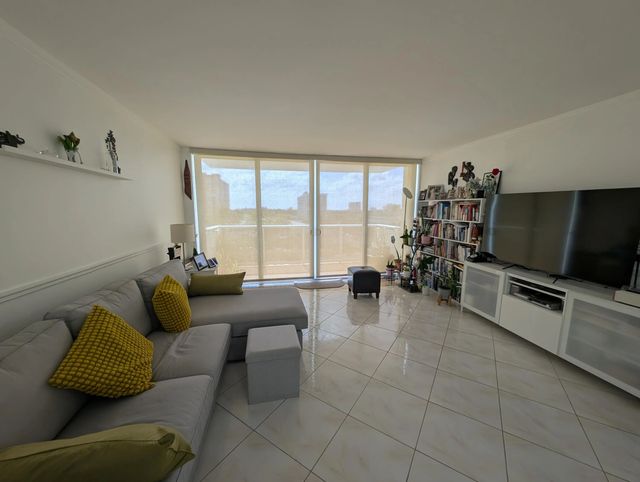 5 of 54 - 3140 S Ocean Drive #410, Hallandale Beach, FL