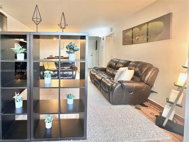 4 of 22 - 7135 Collins Avenue #811, Miami Beach, FL