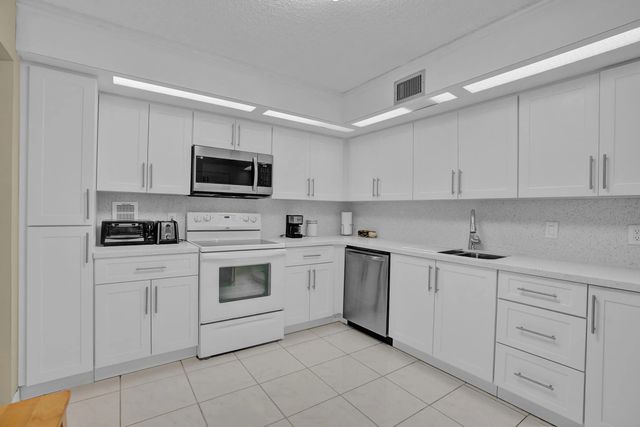 2 of 34 - 2800 N 46th Avenue #a302, Hollywood, FL