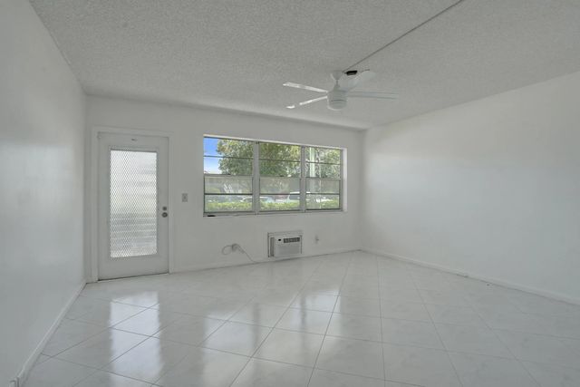 3 of 17 - 392 Durham Circle #m, Deerfield Beach, FL
