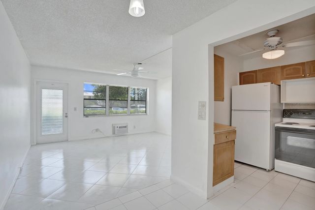 4 of 17 - 392 Durham Circle #m, Deerfield Beach, FL