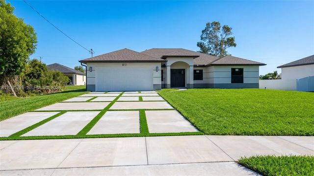 4 of 42 - 813 Bell Boulevard S, Lehigh Acres, FL