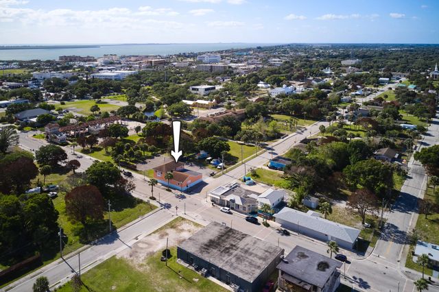 5 of 31 - 464 N 9th Street, Fort Pierce, FL