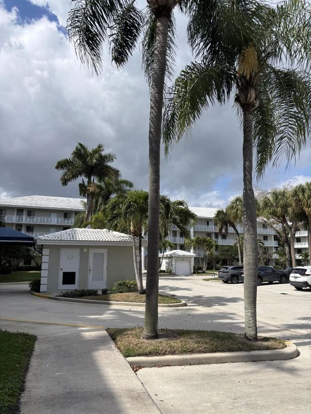 4 of 16 - 2561 Village Boulevard #101, West Palm Beach, FL