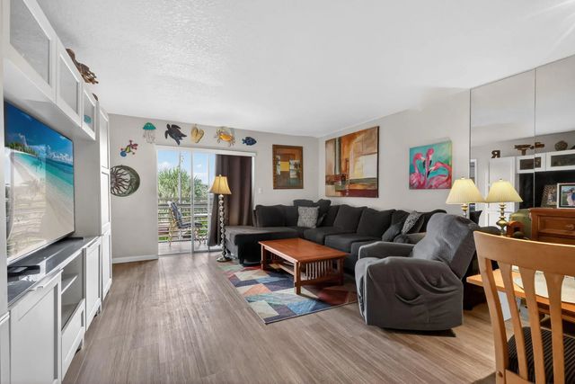 4 of 25 - 2770 S Garden Dr S S #303, Lake Worth, FL