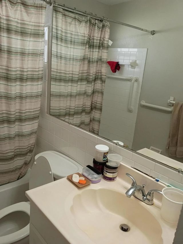 4 of 8 - 1270 Nw 66th Terrace, Margate, FL