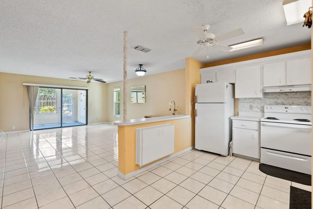 5 of 27 - 6531 Se Federal Highway #m112, Stuart, FL