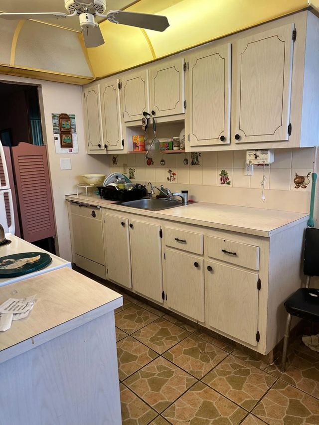 5 of 16 - 4850 Nw 29th Court #132, Lauderdale Lakes, FL