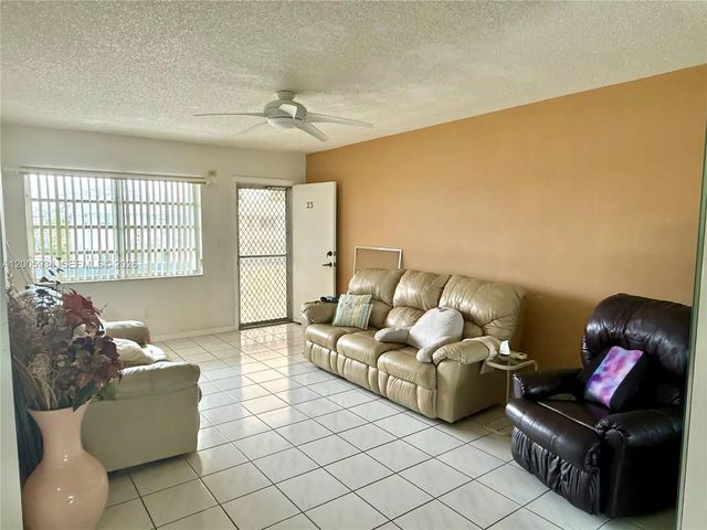 4 of 13 - 11 Ne 204th Street #23, Miami Gardens, FL