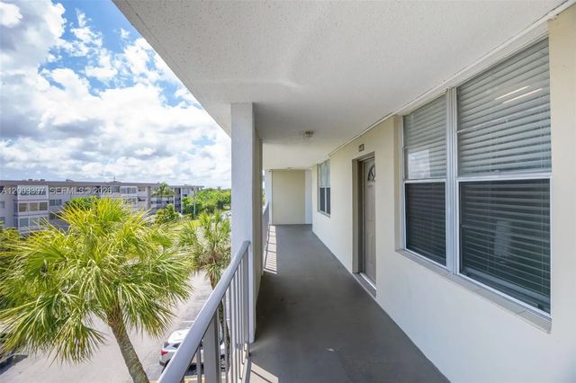 2999 Nw 48th Avenue #448, Lauderdale Lakes