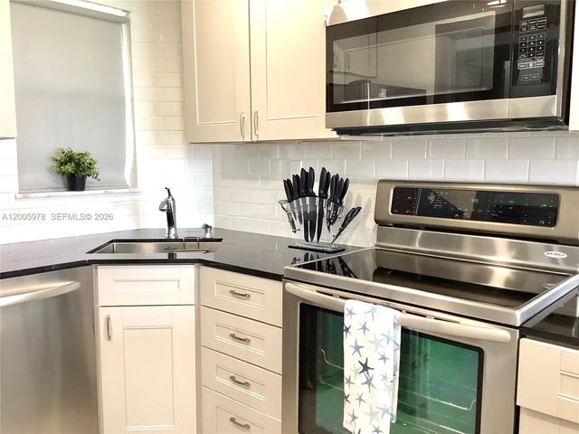 4 of 54 - 8900 Washington Boulevard #ph2a, Pembroke Pines, FL