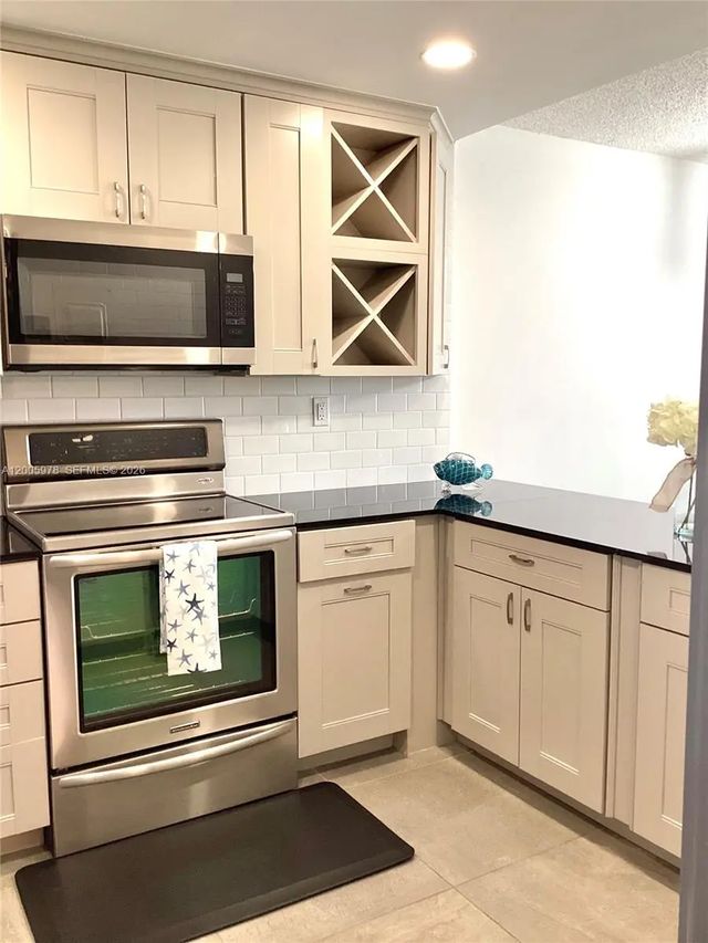 5 of 54 - 8900 Washington Boulevard #ph2a, Pembroke Pines, FL