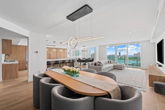 3301 Ne 183rd Street #2906, Aventura
