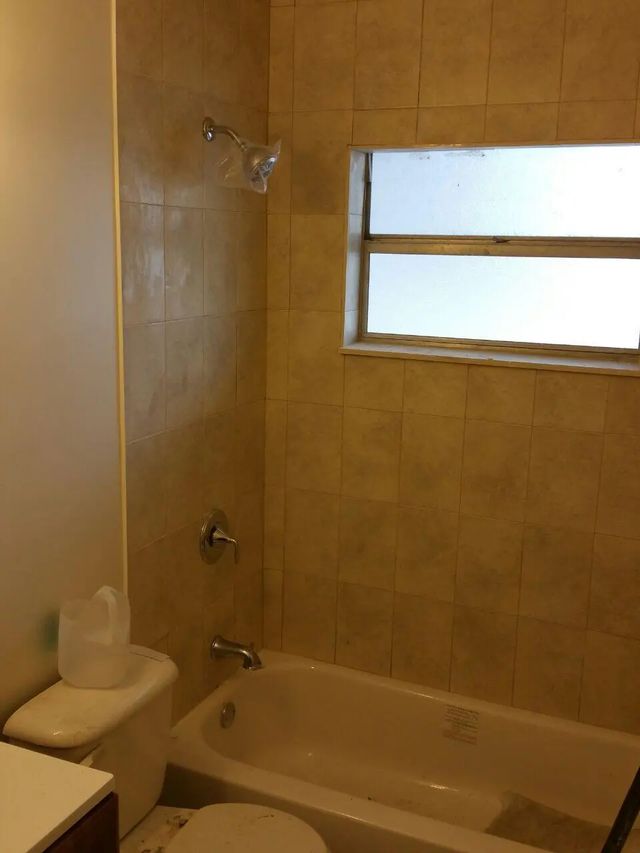 2 of 9 - 1300 Nw 43rd Terrace #201, Lauderhill, FL