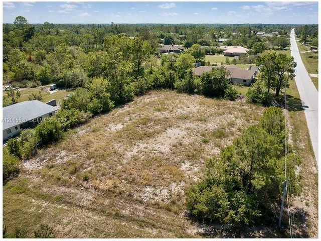 682 Woodcrest Drive, Lehigh Acres