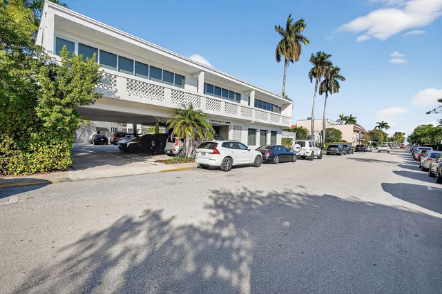 2 of 15 - 249 Peruvian Avenue #1811, Palm Beach, FL
