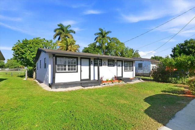 2 of 32 - 270 Sw 10th Avenue, South Bay, FL