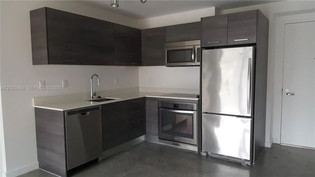 5 of 13 - 151 Se 1st Street #1609, Miami, FL