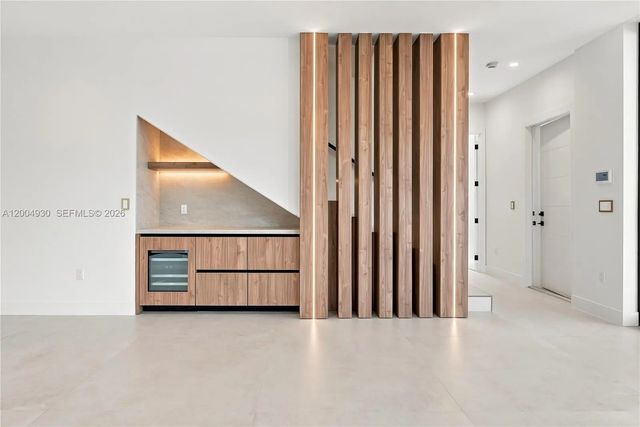 5 of 60 - 6449 Sw 28th Street, Miami, FL